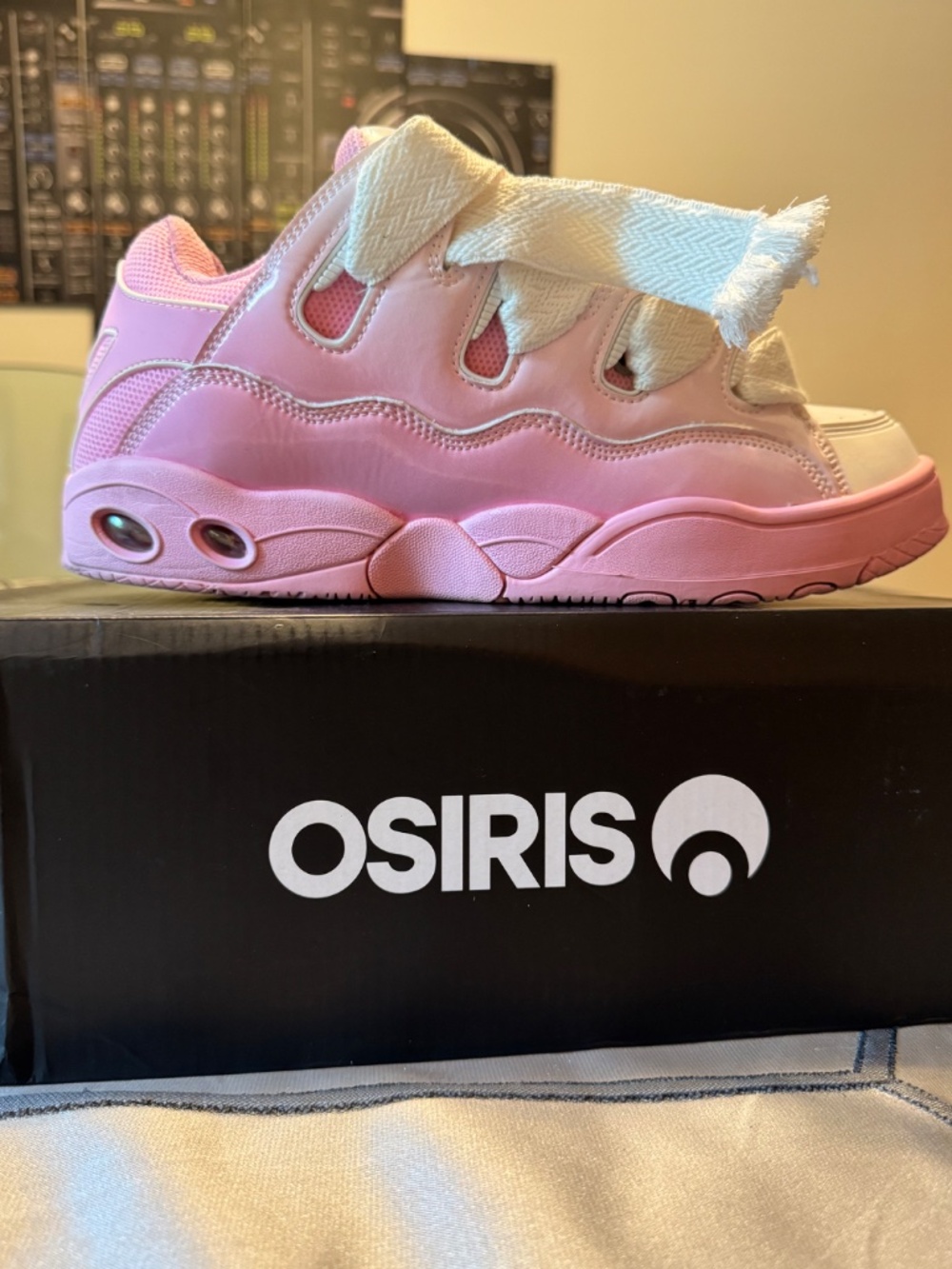 Osiris D3 OG Pink White Fade Chunky Skate Shoes Size 13 (VNDS / Swapped Laces)